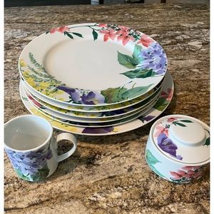 Savior Vivrr Meadow Splendor nine piece plate sugar and creamer set